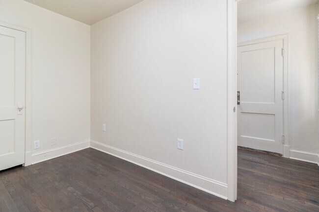 Foto del edificio - 4713 3rd Pl NW