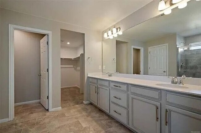 Building Photo - Beautiful 4 Bedroom Home in Erie