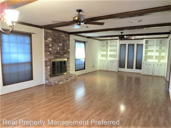 Building Photo - 15814 Pebble Bend Dr