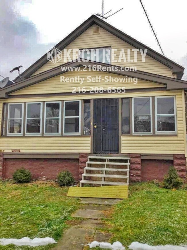 Building Photo - 10101 Dunlap Ave