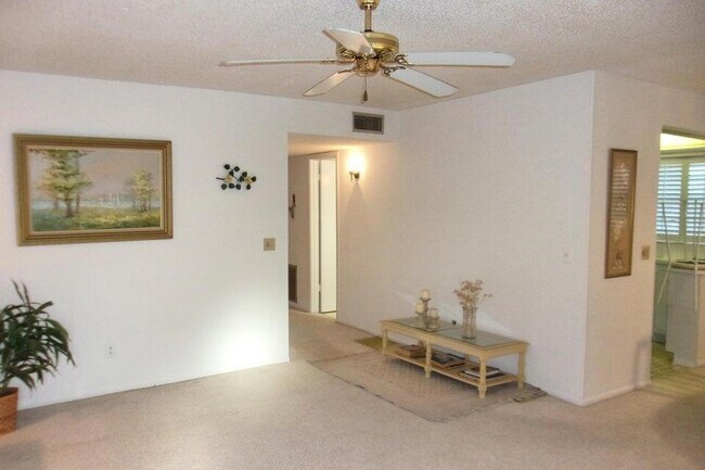 Foto del edificio - 1225 NW 21st St