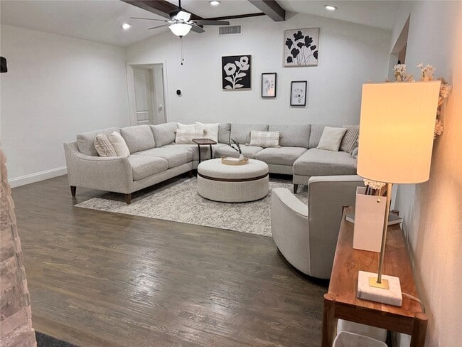 Foto del edificio - 1504 Summertree Ct