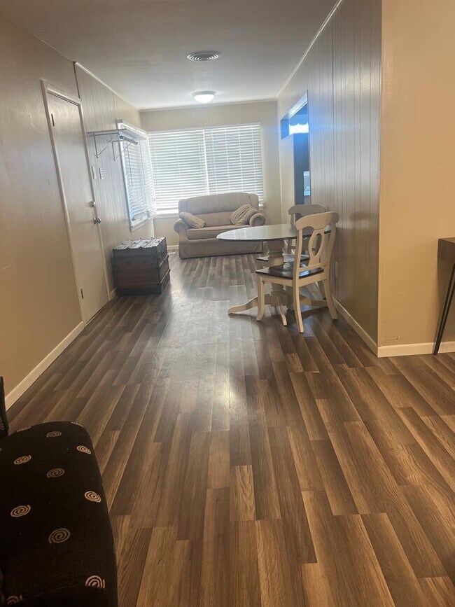 Foto del edificio - 1514 Parker Dr