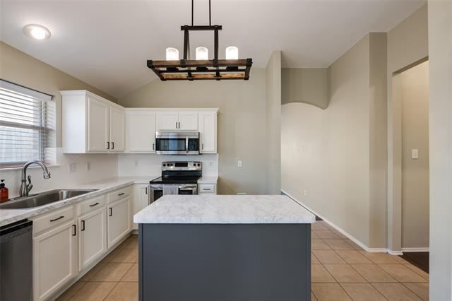 Building Photo - 10408 Nelson Dr