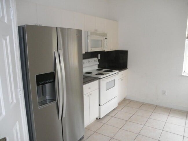 Foto del edificio - 2147 Shoma Dr