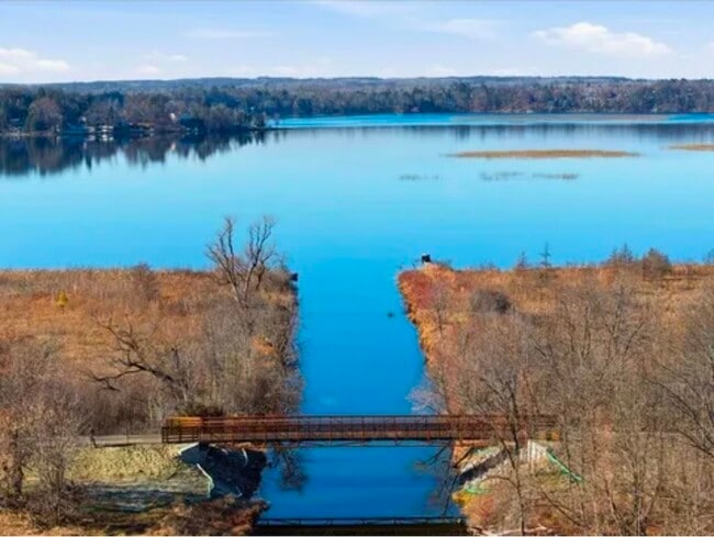 Building Photo - 10714 Gull Point Rd