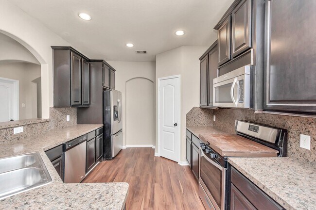 Foto del edificio - 13930 Goodridge Dr