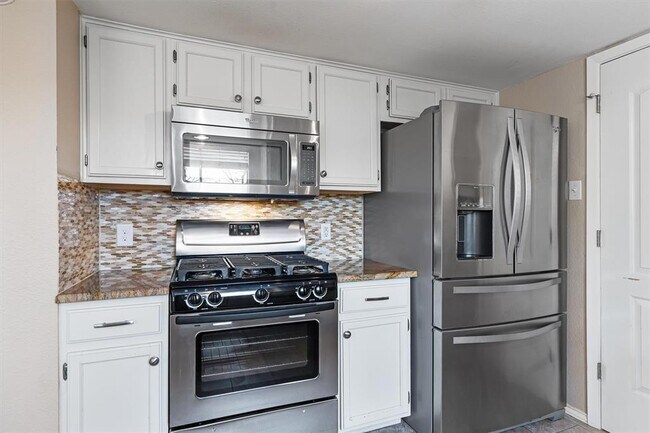 Foto del edificio - 8407 Selway Dr