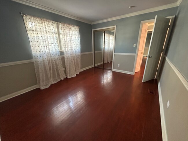 Foto del edificio - 14520 Harvey Ave