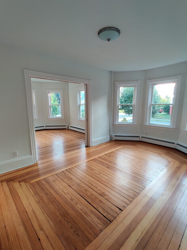 Foto del edificio - 83 Wabun Ave