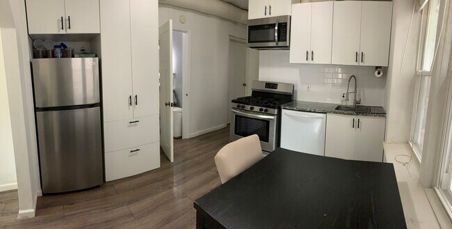 Foto del edificio - 2316 W Belden Ave