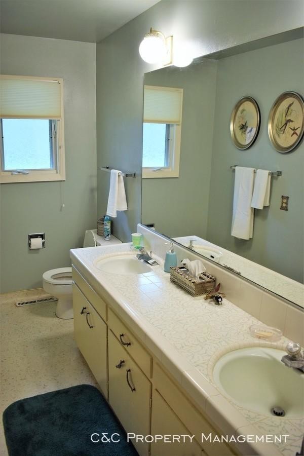 Building Photo - 3 bedroom in Pebble Beach CA 93953