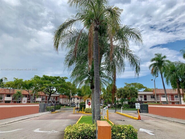 Foto del edificio - 905 NE 209th St