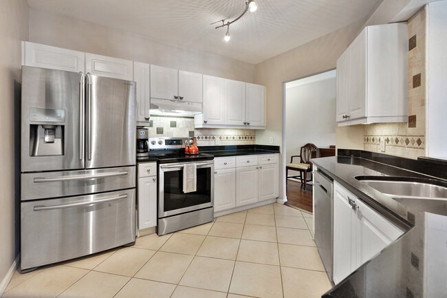 Photo - 3334 Peachtree Rd Apartment