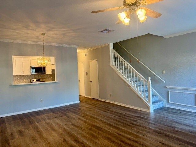 Building Photo - 8085 El Mundo St