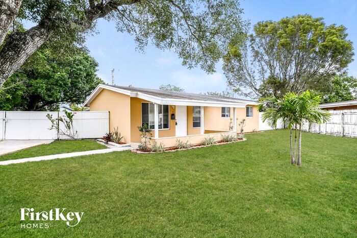 Primary Photo - 3763 SW 17th St