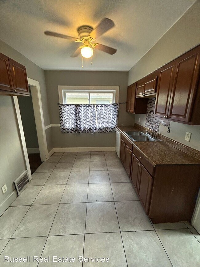 Building Photo - 4 br, 1.5 bath House - 4621 E 174th St