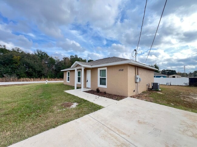 Foto del edificio - Charming, BRAND NEW 3 Bedroom, 2 Bathroom Home in Ocala!!