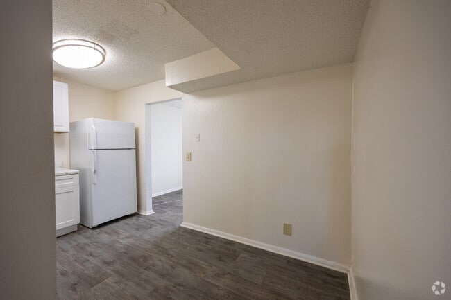 2BR, 1.5BA - 1022SF - Water Vista