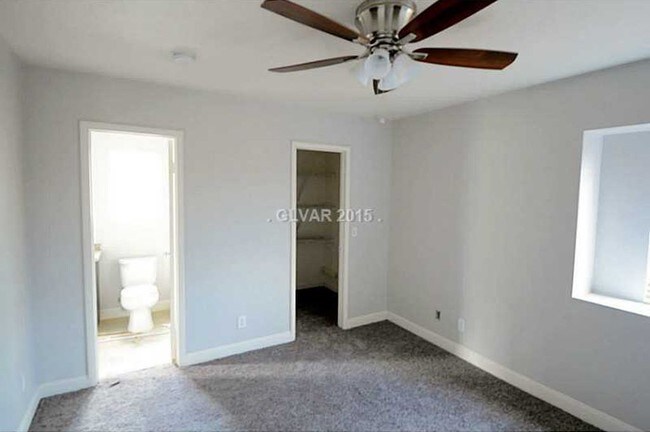 Building Photo - 1321 Desert Hills Dr
