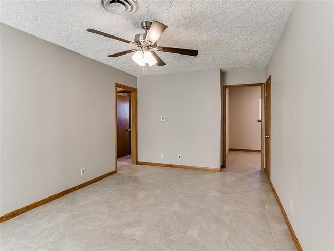 Foto del edificio - 214 Thompson Dr