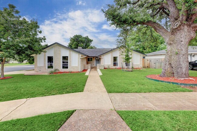 Building Photo - 7404 Danwood Dr