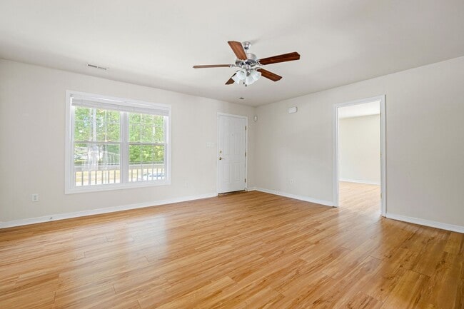 Foto del edificio - Recently Renovated 3 Bedroom Home in North...