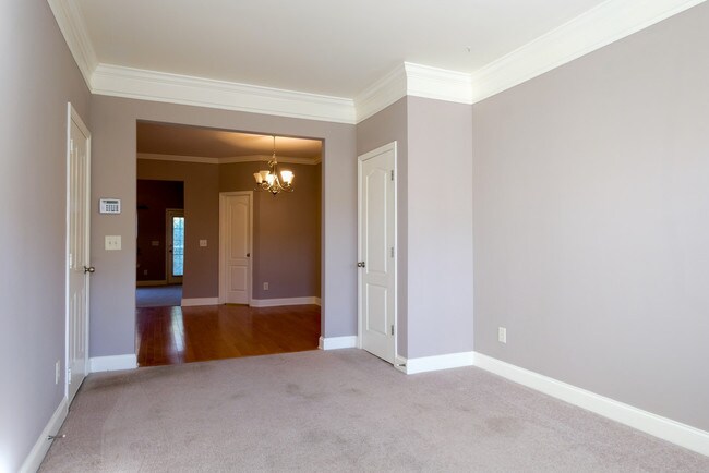 Building Photo - 735 Tulip Grove Rd