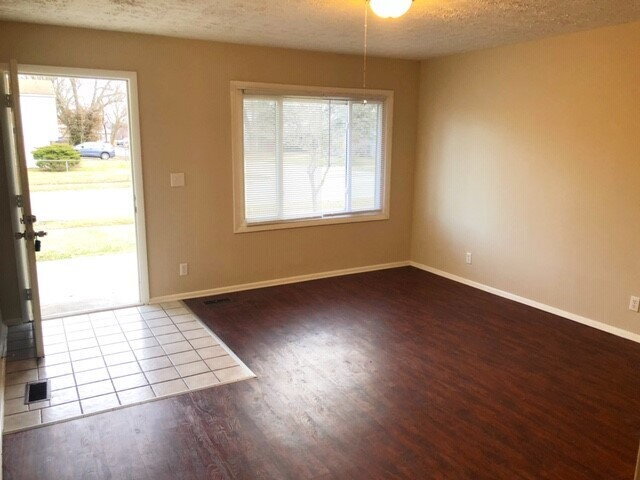 Building Photo - EAST - RECENTLY UPDATED 4 BEDROOM / 2 BATH HOME AVAILABLE NOW!