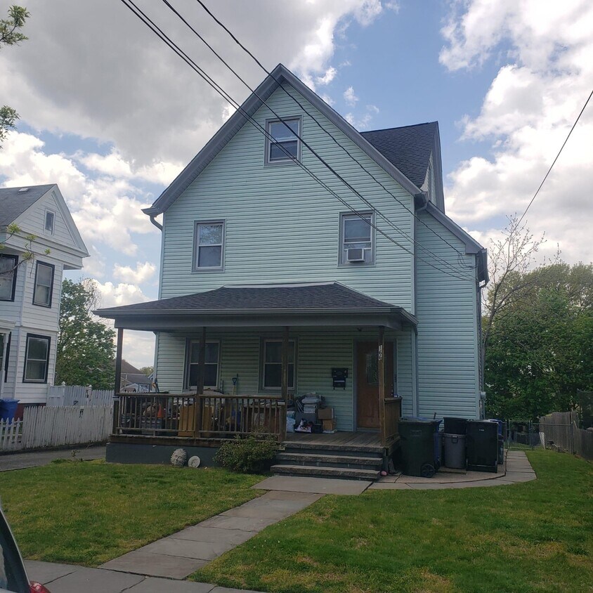 166 Carmita Ave Unit 2, Rutherford, NJ 07070 Room for Rent in
