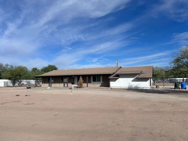 Foto del edificio - Must see this Very unique property in Scot...