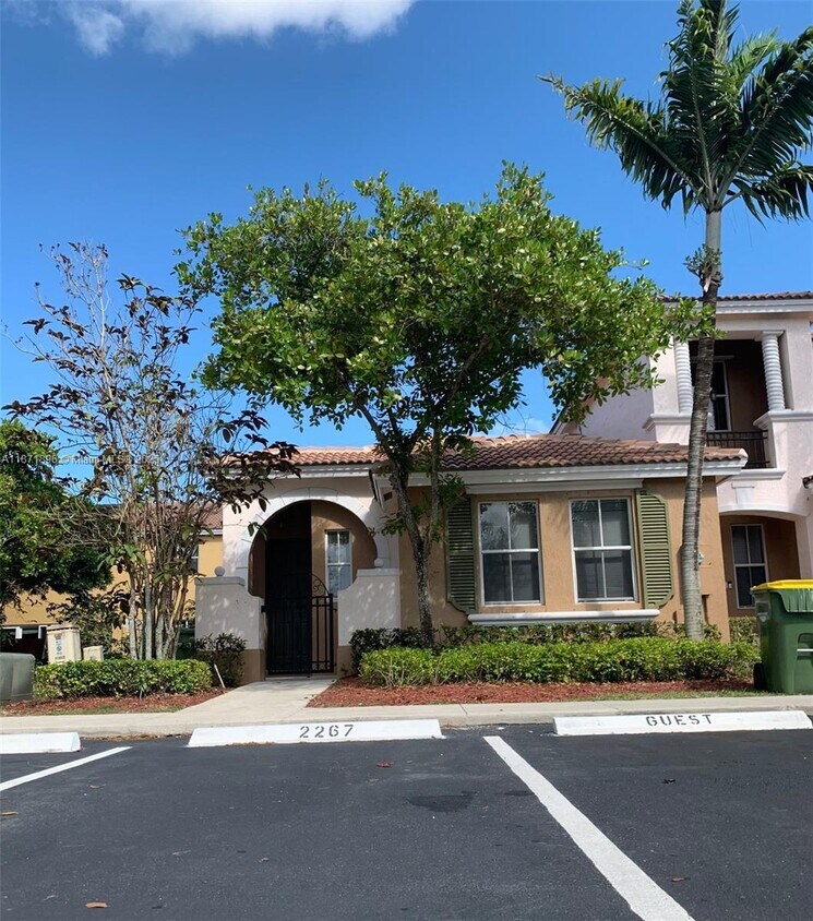 Foto principal - 2267 NE 42nd Cir