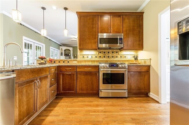 Foto del edificio - 2242 Lenox Walk NE