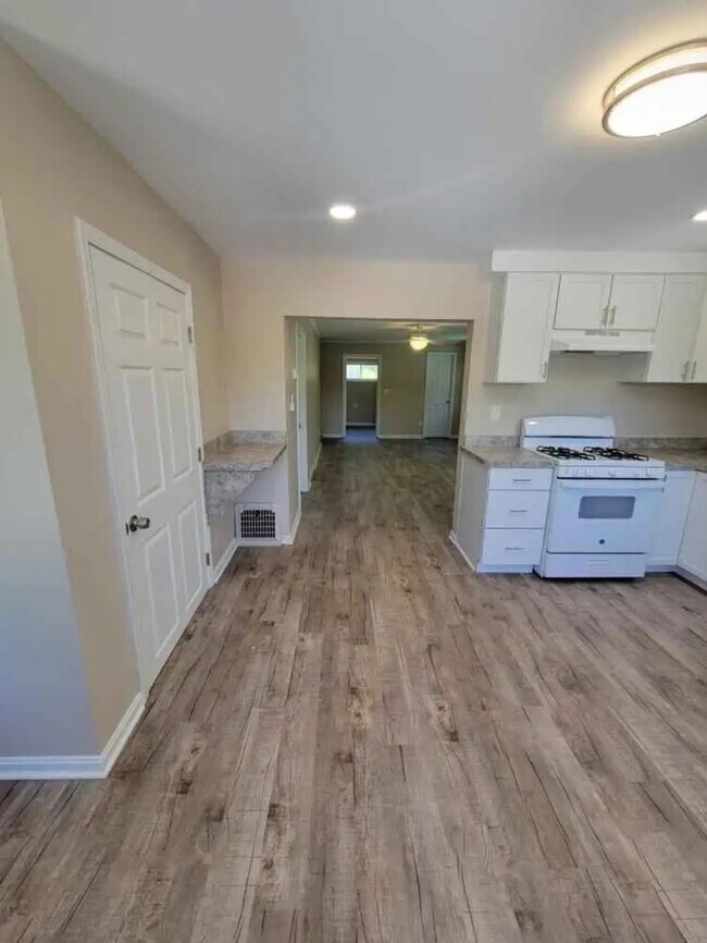 Foto del edificio - 2672 Massillon Rd