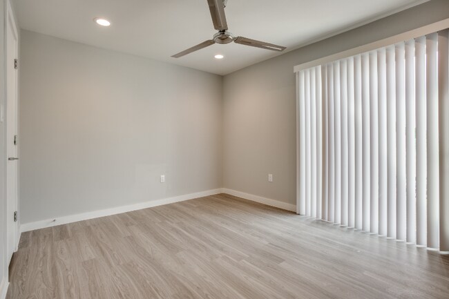 Foto del edificio - 3328 Cedarplaza Ln