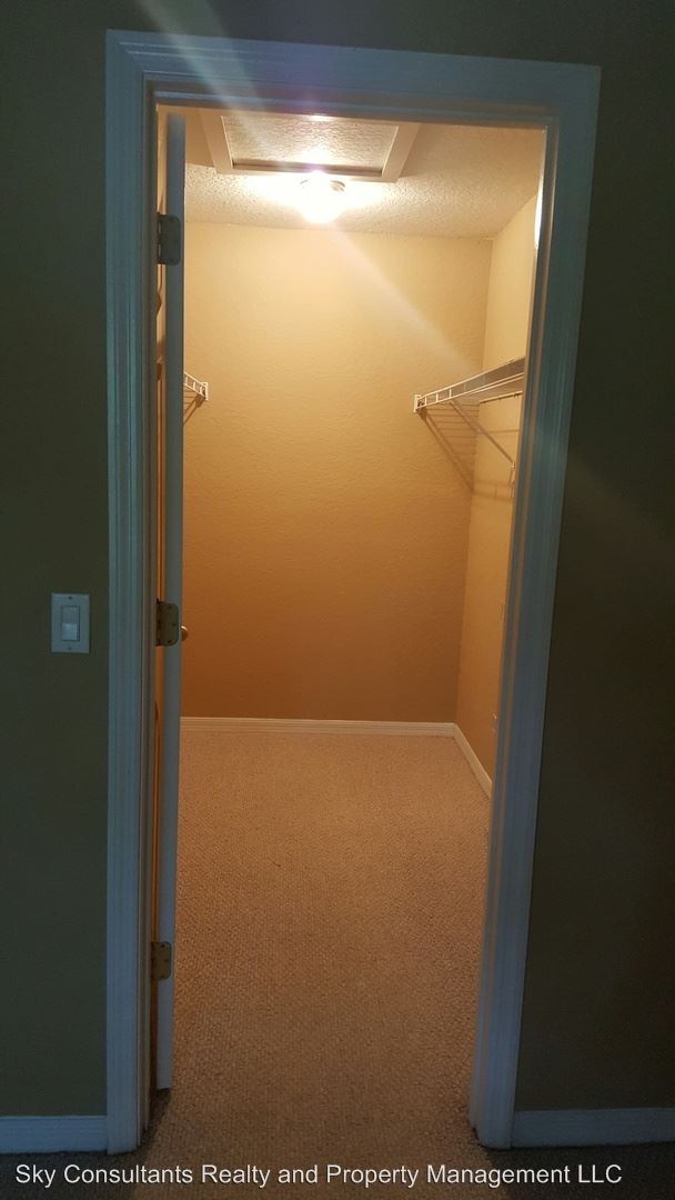 Building Photo - 828 Grand Regency Pointe