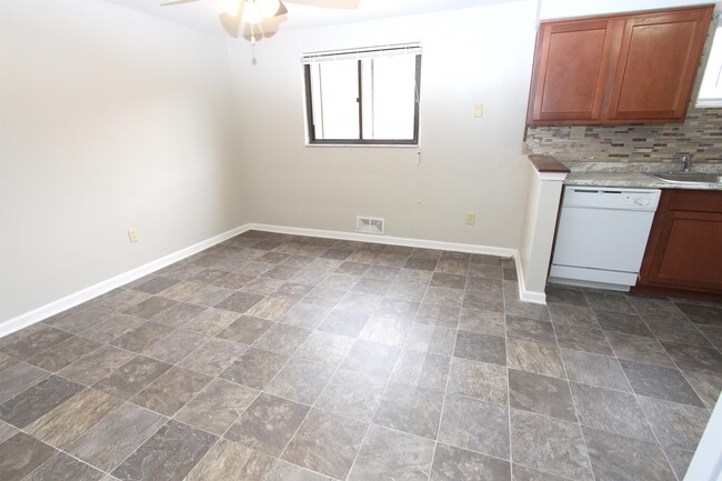 Building Photo - 157 Bale Dr