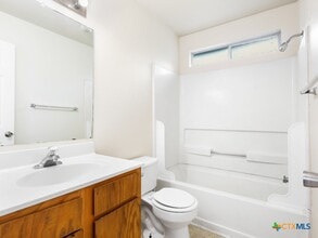 Building Photo - 825 Sagewood Trail