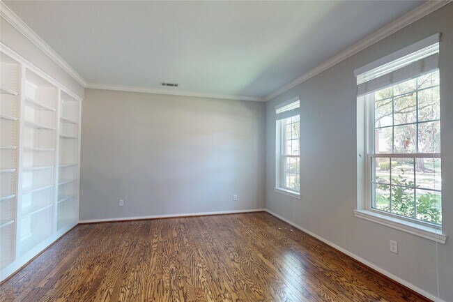 Foto del edificio - 23027 Lodgepoint Dr