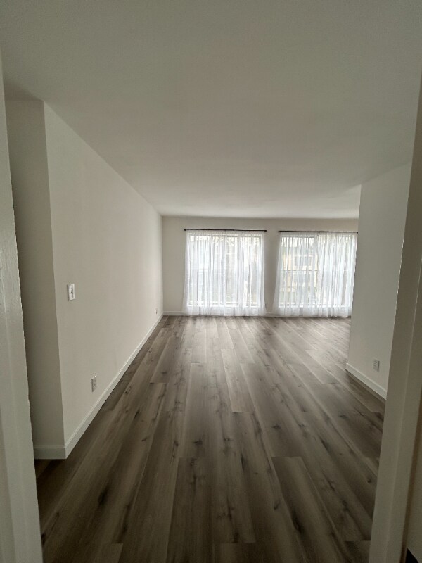 Foto principal - 815 Crenshaw Blvd