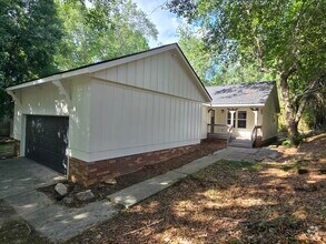 Building Photo - 469 Lawrence Dr