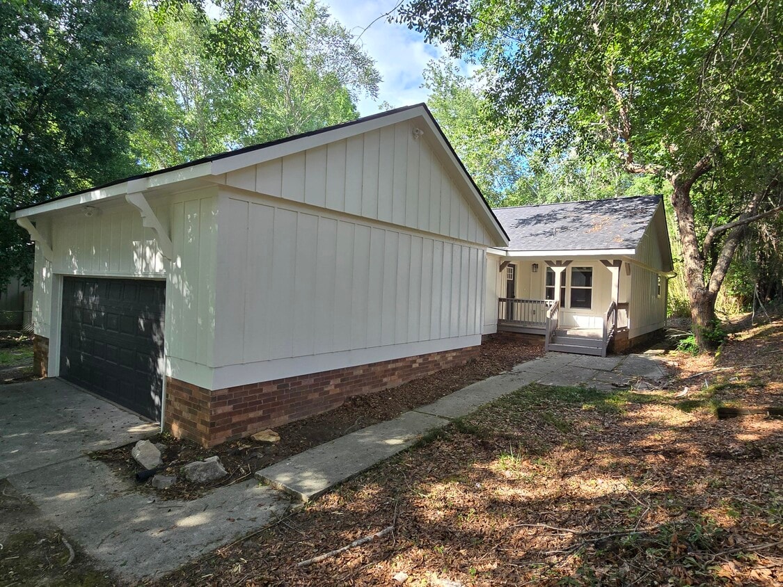 Primary Photo - 469 Lawrence Dr