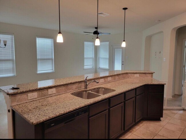 Building Photo - 405 Kaden Prince Dr