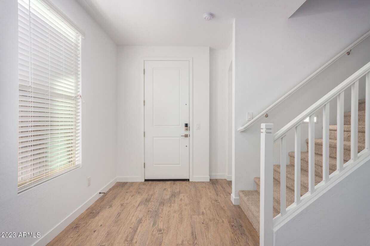 Foto principal - 9319 E Strobe Ave