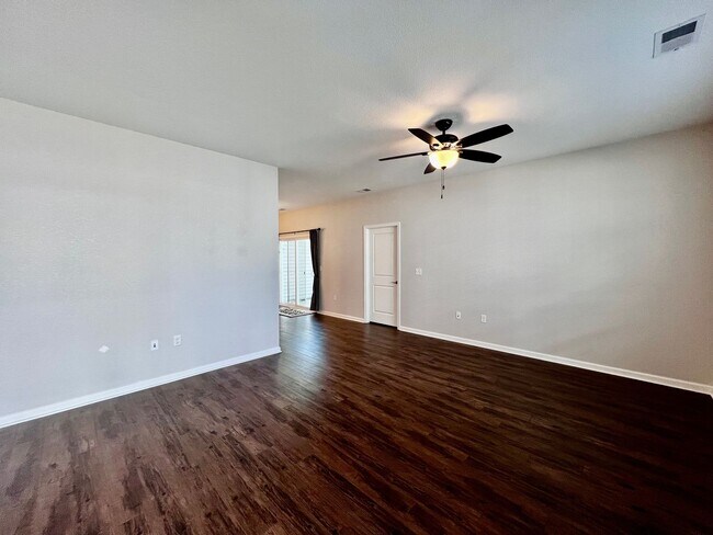 Foto del edificio - Luxurious 2-Bed Home with Gourmet Kitchen ...
