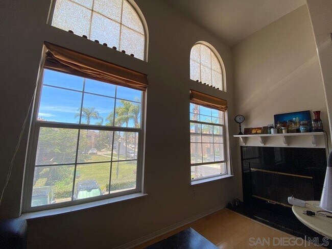 Building Photo - 11929 Miro Cir