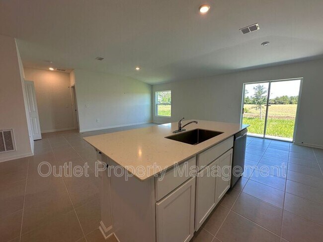 Foto del edificio - 1917 Pine Meadows Golf Course Rd