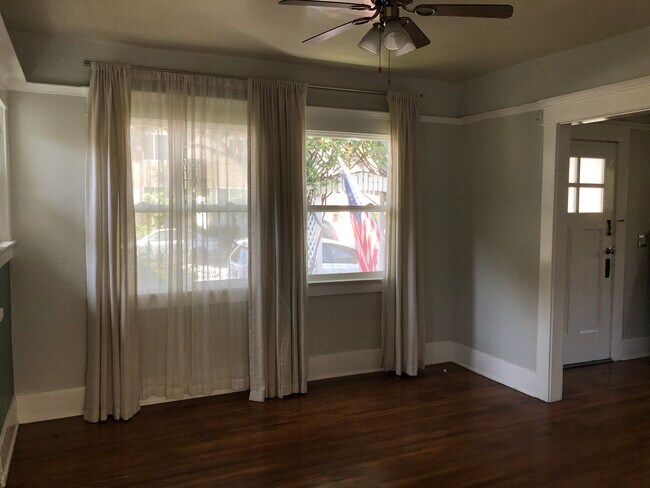 Living room - 1024 Michigan Ave