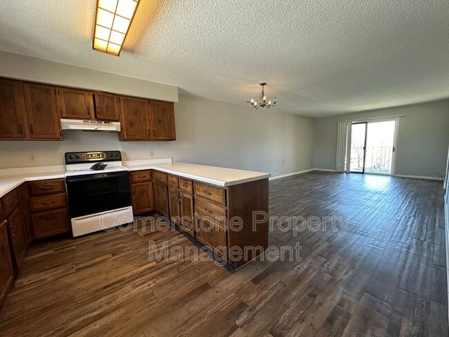 Building Photo - 454 N 27th St