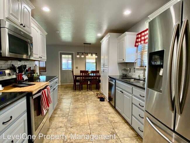 Foto del edificio - 3 br, 2 bath House - 1404 SE 7th Street